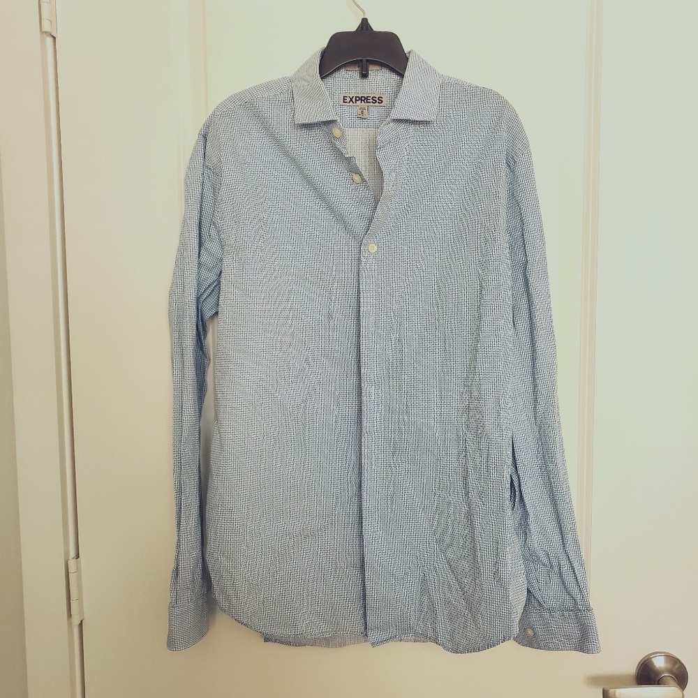 FITTED EXPRESS DRESS SHIRT SIZE MEDIUM